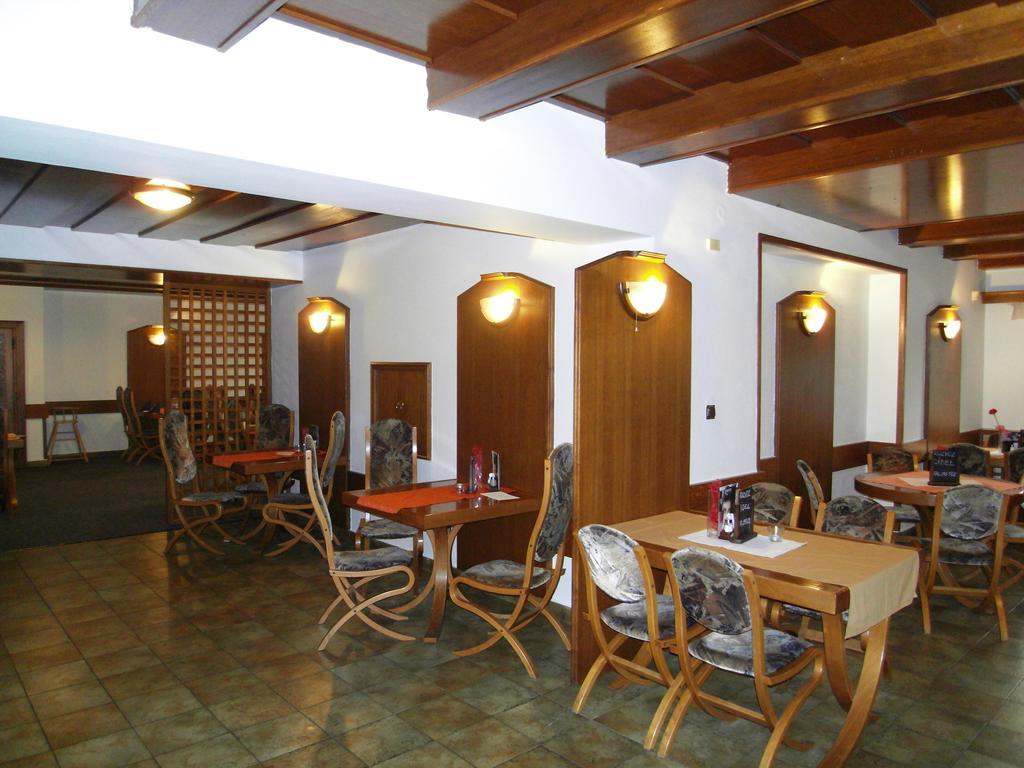 Penzion A Restaurace U Veterana Frenstat pod Radhostem Exterior photo