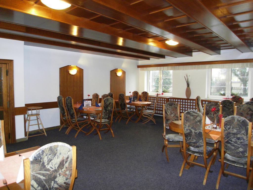Penzion A Restaurace U Veterana Frenstat pod Radhostem Exterior photo